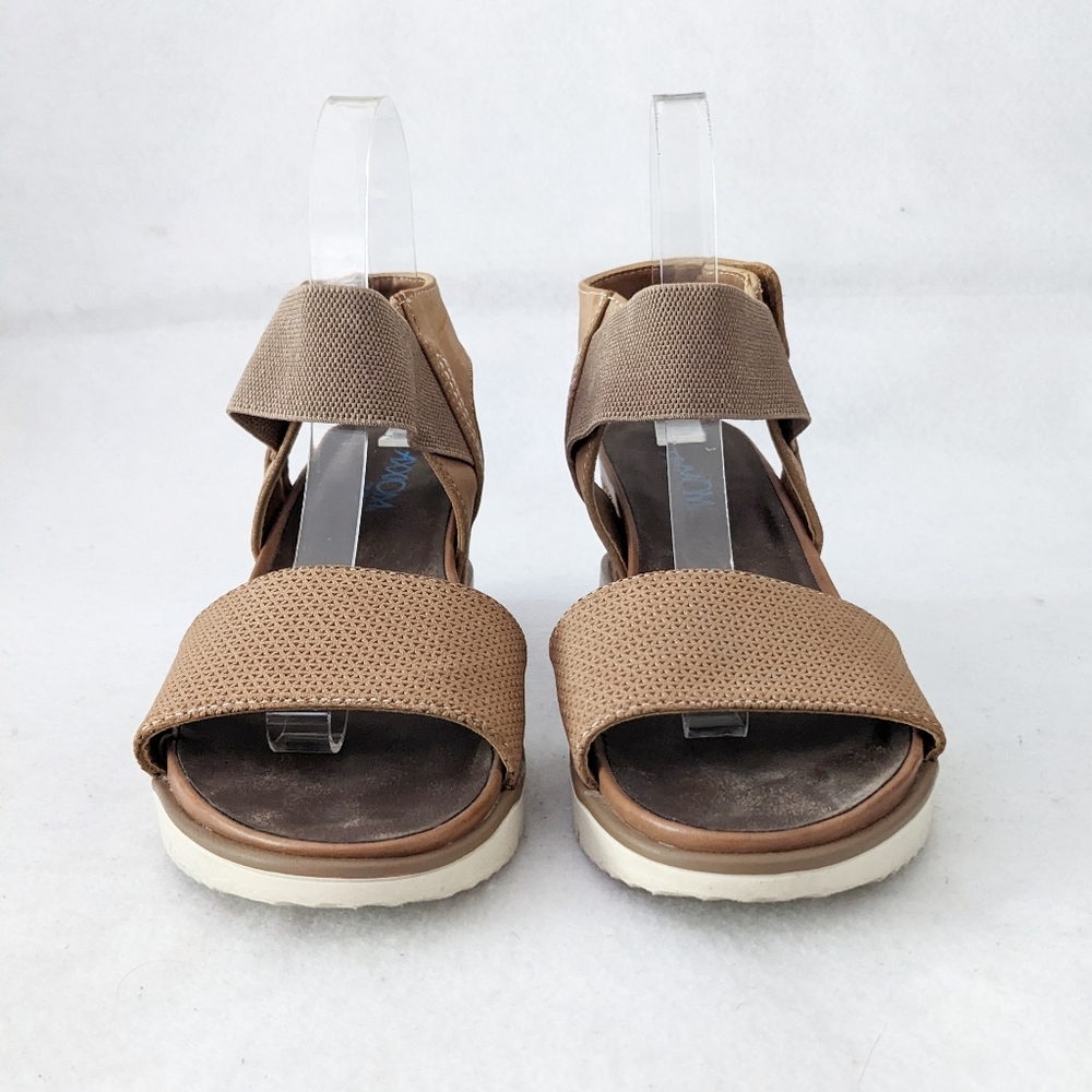 Women's Tan Wedge Sandals with Elastic Strap - Picture 2 of 11